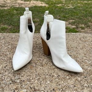 JustFab | “Old Town” Cutout Heeled Bootie | Size 8W